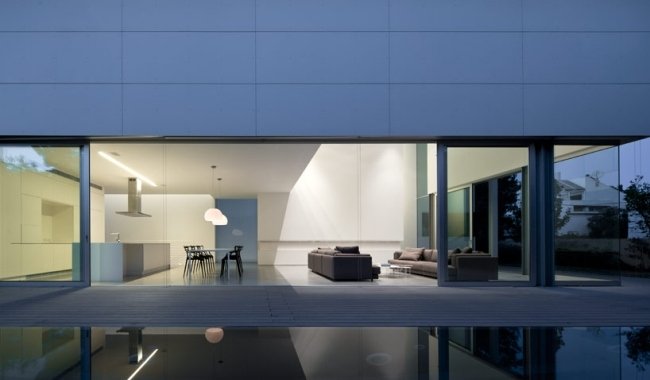 Fristående hus minimalism pool terrass träskjutglasdörr Israel