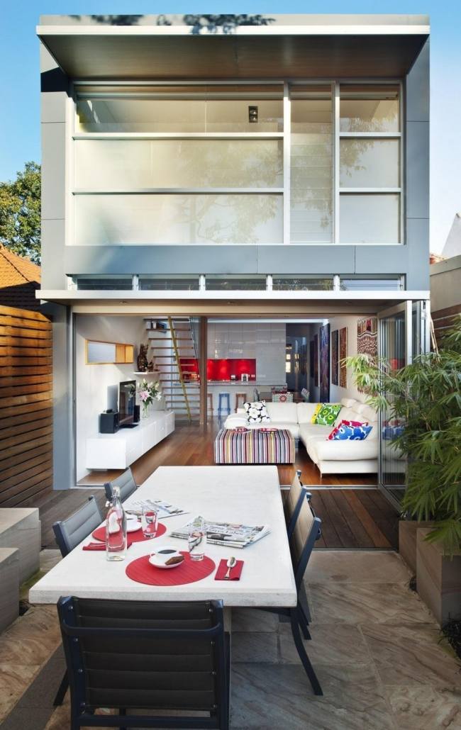 Kubliknande hus med platt tak-öppet utrymme koncept-glasfront