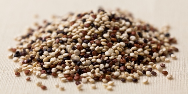 Quinoa rik på fiberstimulerande matsmältning snabbt bantning