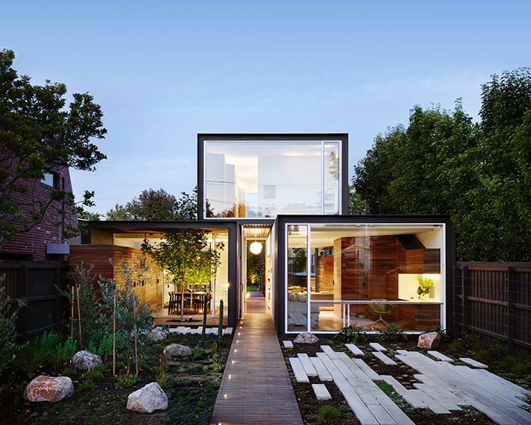 Flexibla väggar-rum-höga-fönster-caontainerbau-rock trädgård-moderna