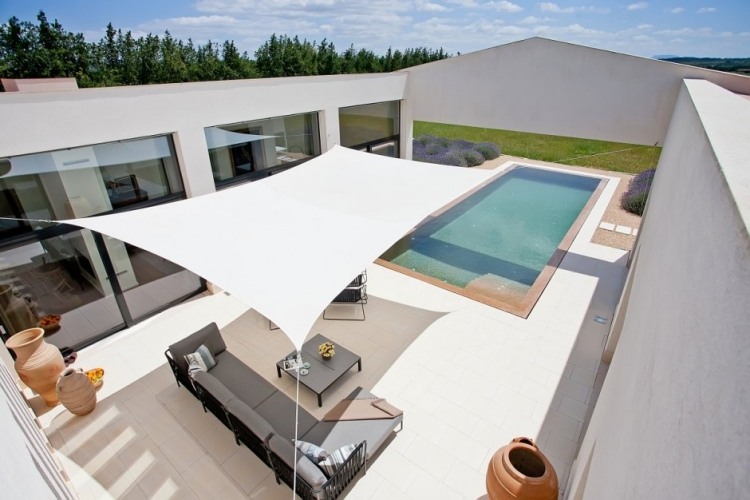 Solskydd för terrasser -flexibla-lösningar-solskydd-markis-sol segel