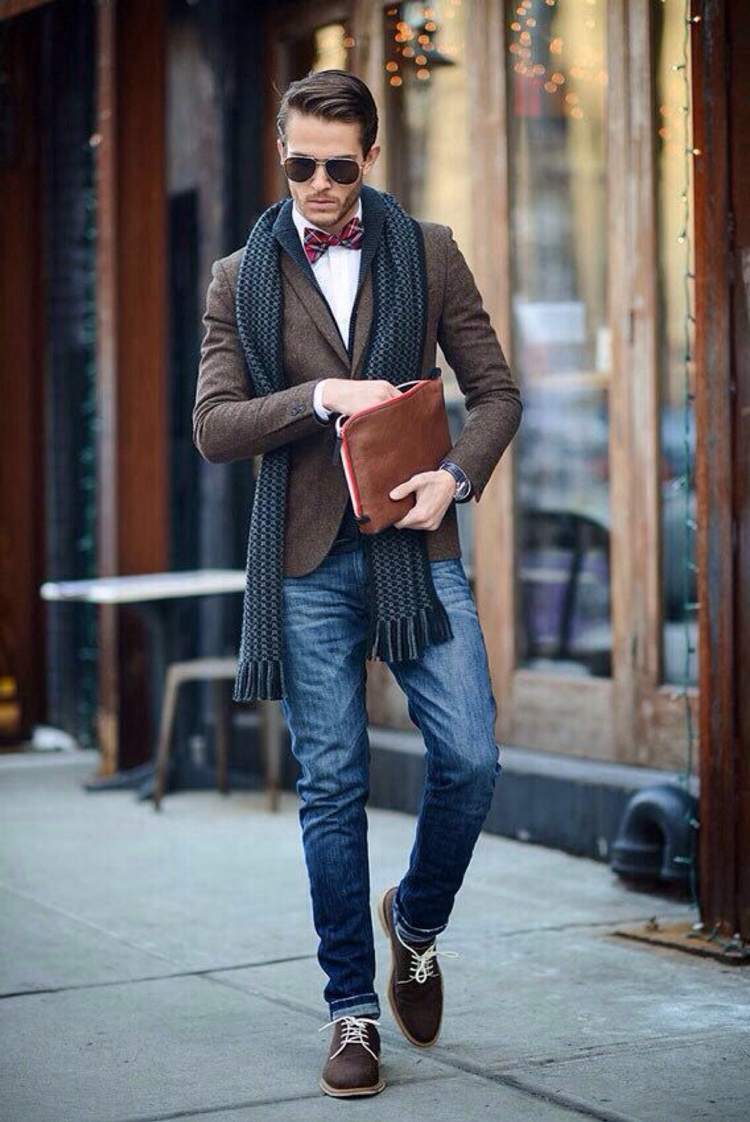 knyta rätt kombination välj matchande rosettdräkt se snygg brun blazer halsduk rutig mönster jeans casual street