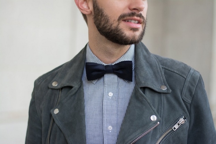 knyta rätt kombination välj matchande rosettdräkt look snygg grå läderjacka rutig skjortkombination