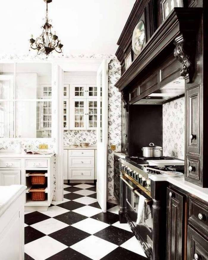 brickor-schackbräda-svart-vitt-kök-klassisk-stil