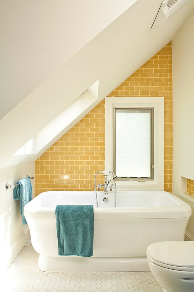 gula kakel rektangulära retro vinden badrum badrum badkar