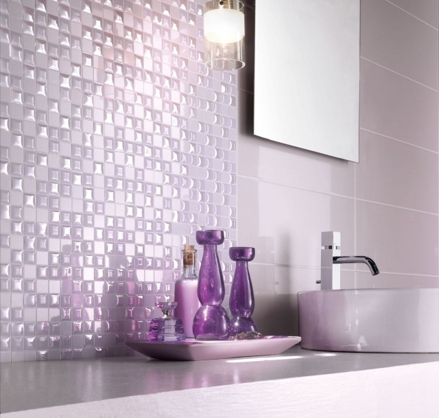 Kakel design-i-badrummet-fåfänga-område-subtila-rosa-mosaik-glas-kakel