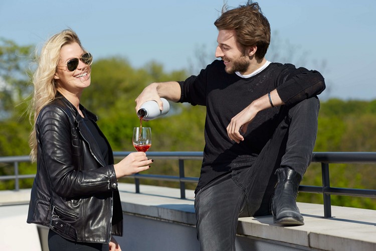 FLSK-termoflaska-drycker-håll-sval-vin-sommar