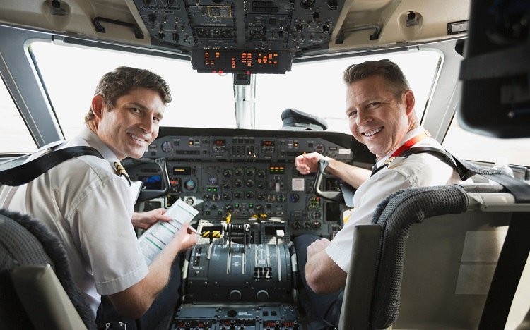 övervinna rädslan för att flyga tips råd flygresor fobi hjälpa panikattacker ovan molnen upplever piloter frågor