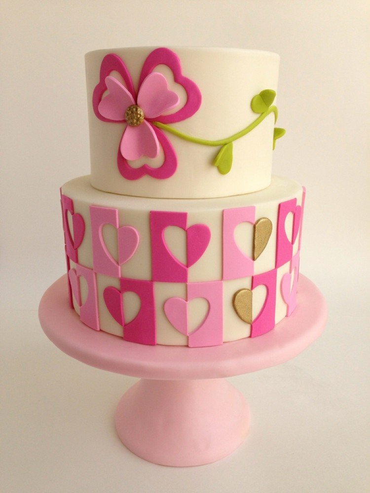 Fondant-tårta-idéer-dekorera-hjärtan-shamrock-rosa-rosa-grönt