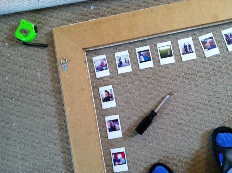 Gör-din-egen-fotokollage-instruktioner-plats-små-polaroid-bilder