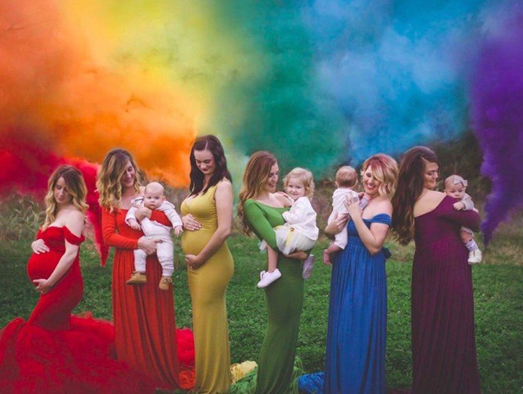 Färgbomber photoshoot syster bebisar regnbåge