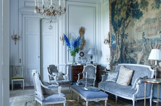 vardagsrum vitblå fransk chic klassisk interiör