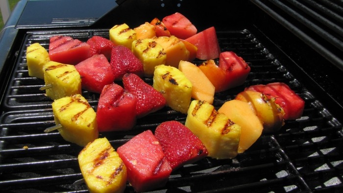 frukt-shashliks-grill-sommar-frukt-tips