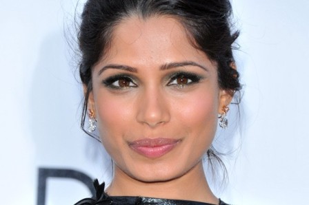 Freida Pinto -kauneusvinkit ja kuntoilun salaisuudet silmät: