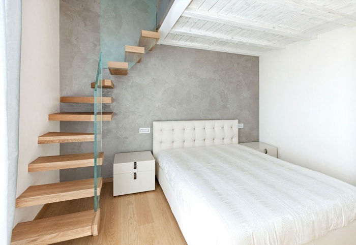 Små trappor sovrummet fribärande räcke i trä