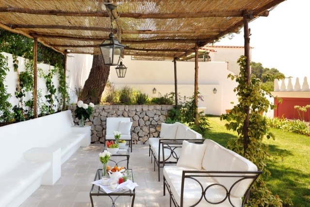 terrass trädgård tak tak järn möbler vit klädsel capri italien