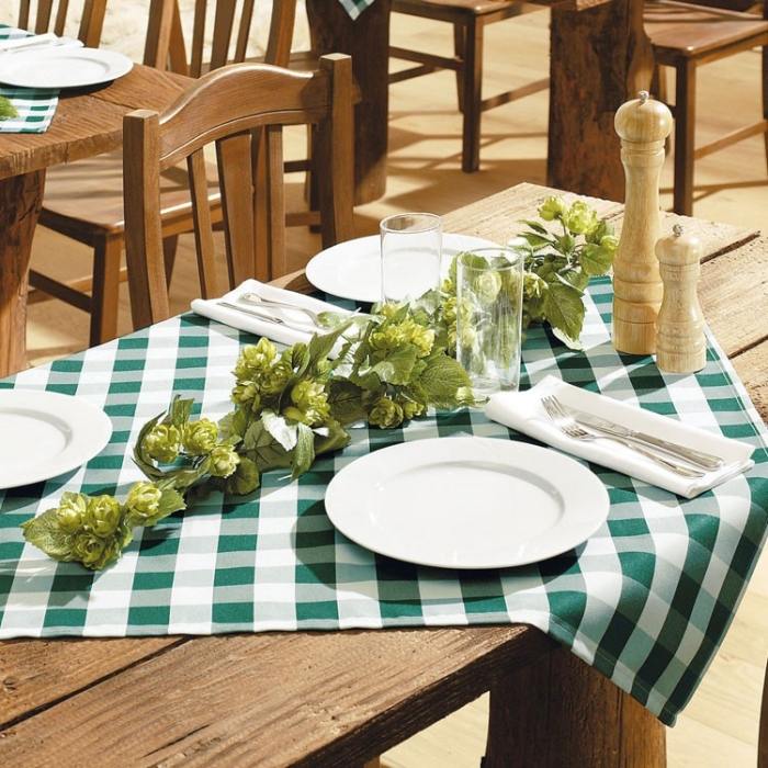 Trädgårdsdukar-bordsdukar-land-med-kontrollerat-mönster-traditionell-country stil