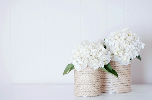 Vårdekorationsidéer blommor vit vas