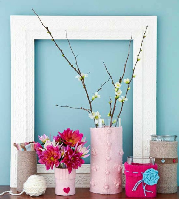 Blomsterarrangemang vaser dekorerar stickat rosa färg