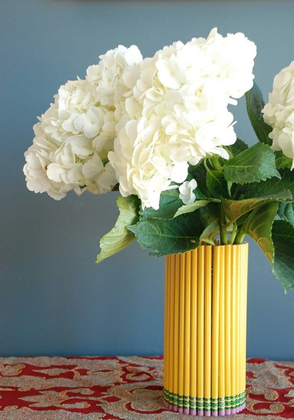 Gör din egen vas, barns blomsterarrangemang vita