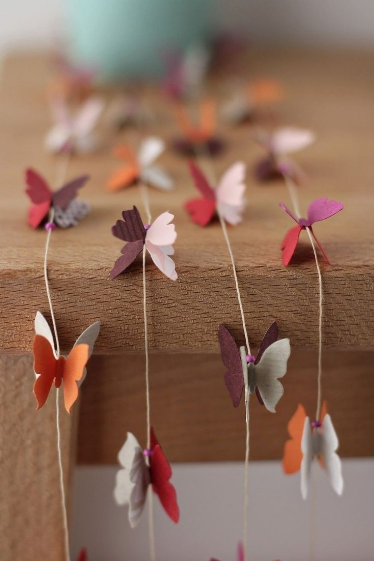 vår-dekoration-fönster-idéer-kransar-papper-fjärilar-3d-effekt