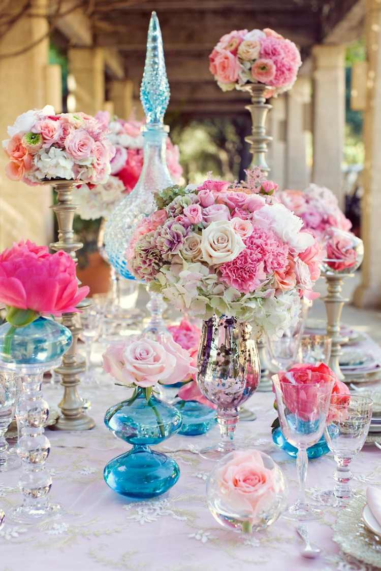 vår-dekoration-glas-idéer-rosa-ros-hortensia-blå-glas