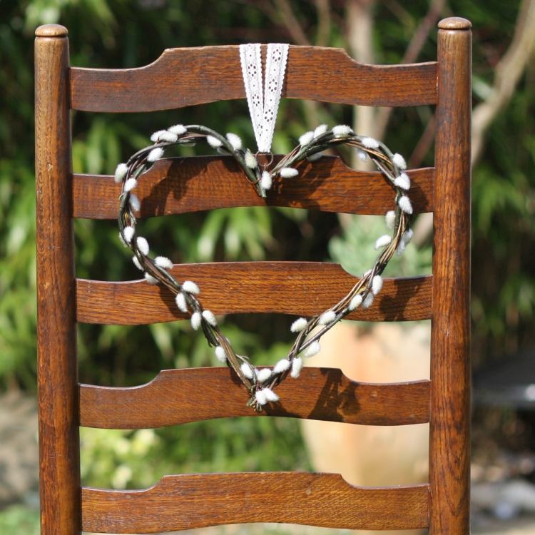 Vårdekoration med fitta pil hjärta-krans-stol dekoration
