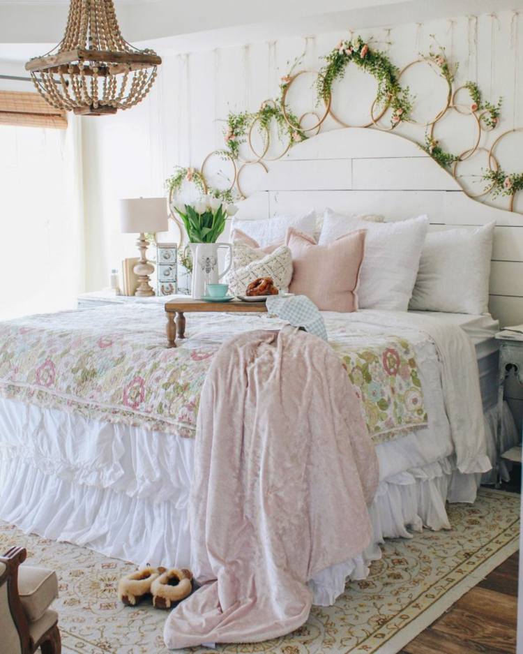 sovrum väggdekoration sänggavel blomkransar shabby vårdekoration gör dig själv