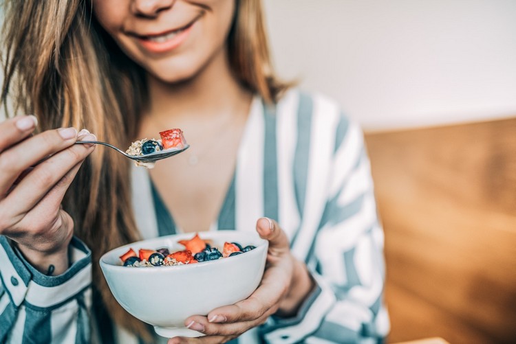 Lågkolhydratfrukostrecept med lågt kaloriinnehåll för viktminskning