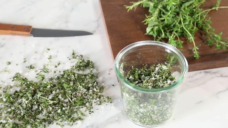 bevara örter salt havssalt tätningsbart glas timjan