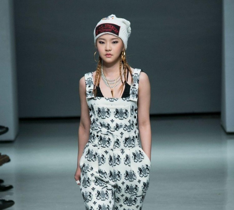 frisyrer-hattar-idéer-små-flätor-gangsta-look