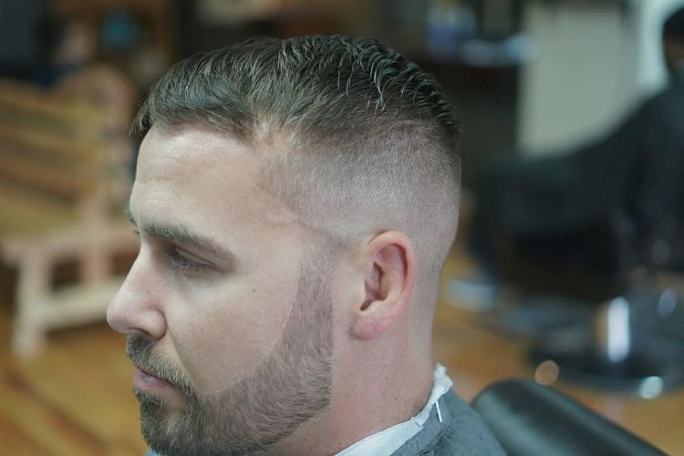 frisyrer med avtagande hårfäste för män hårklippning hårfärg dölja combover bleknar tunt hår