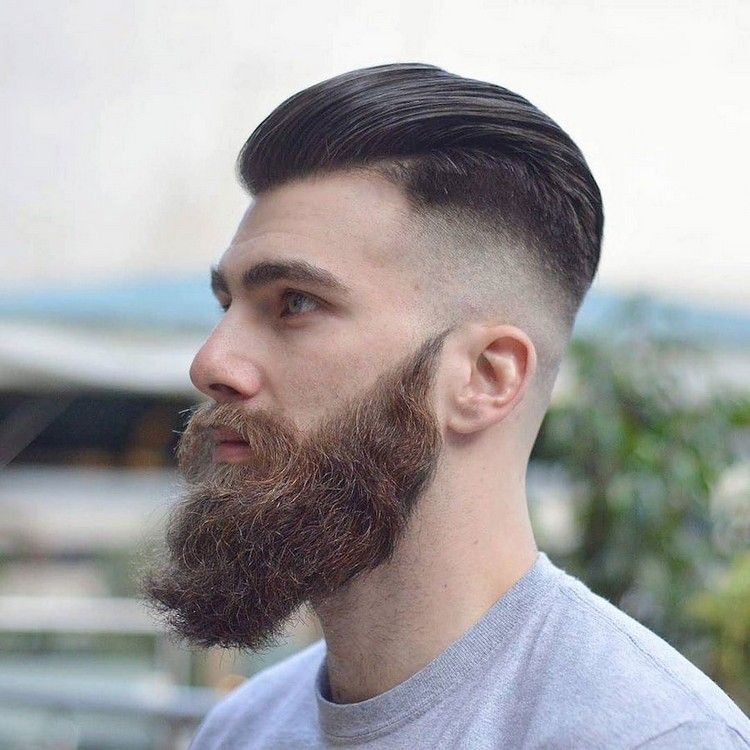 frisyr-trender-män-underskuren-övergång-pompadour-skägg