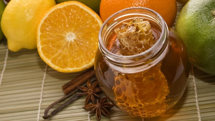 fruktsyrskalning-gör-det-själv-honung-torr-hud-tips