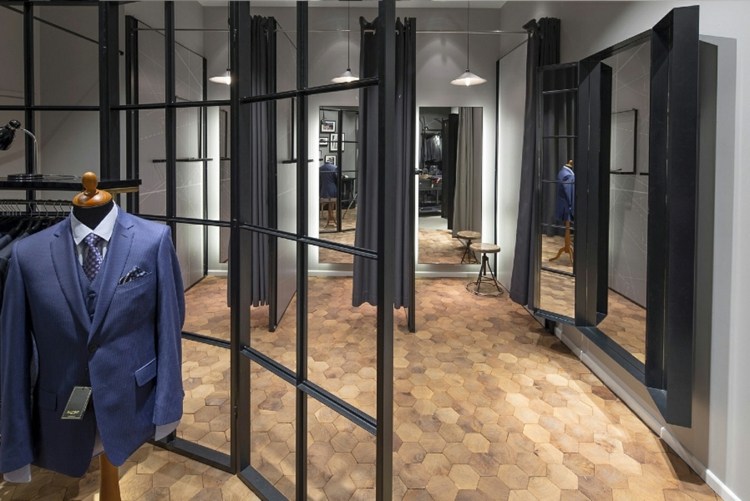 klinkergolv trägolv omklädningsrum idé spegel