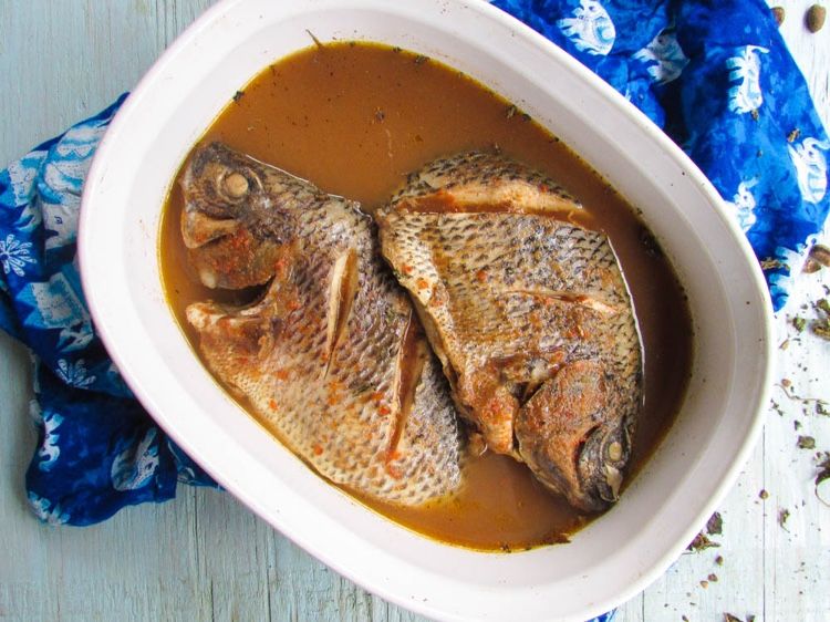 Förbereda fufu med fiskrecept