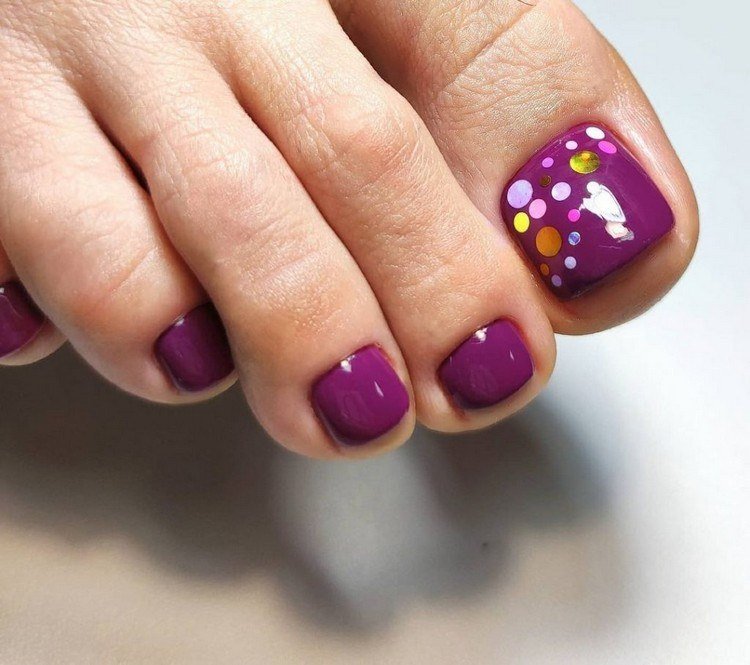 Confetti Nails nageltrender 2021 vackra tånaglar färg sommar