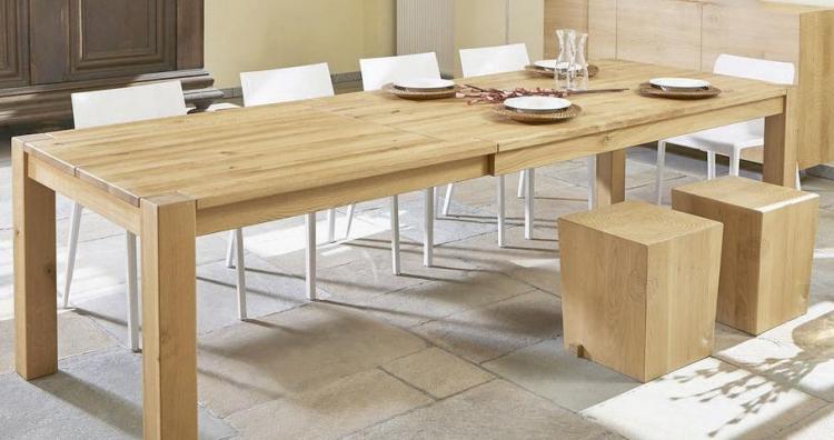 massivt-matbord-trend-trä-pall-stolar-vit