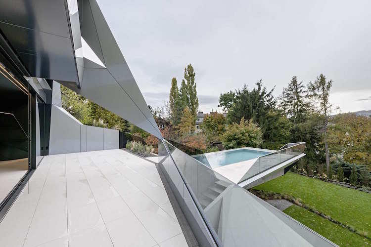 Futurism i arkitektur hus pool mycket terrass