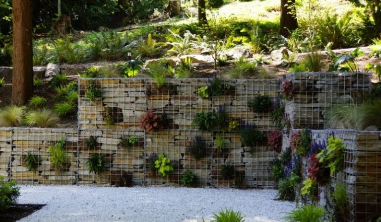 Gabion vägg-trädgård-stödvägg-plantering-idéer