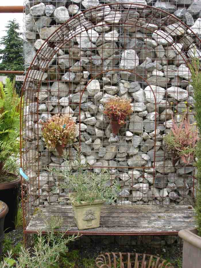 dekorativa-design-element-trädgård-staket-gabions-fyllning av natursten