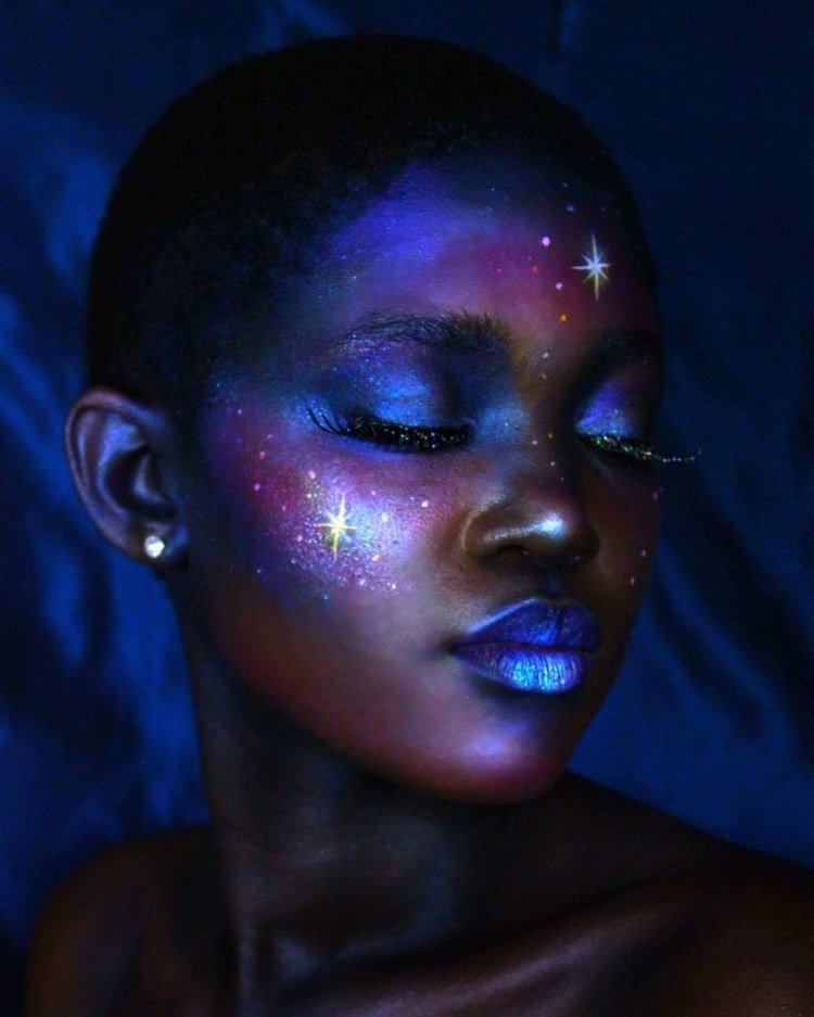 glitter shimmer highlighter galaxy look