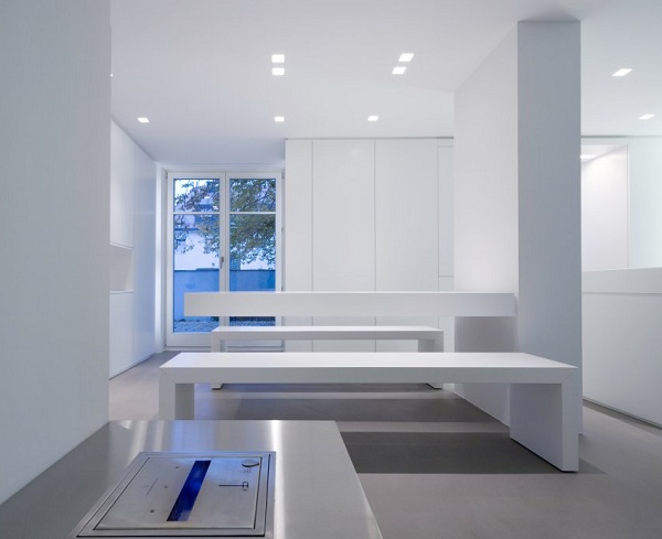minimalistisk-inredning-design-vit-lägenhet
