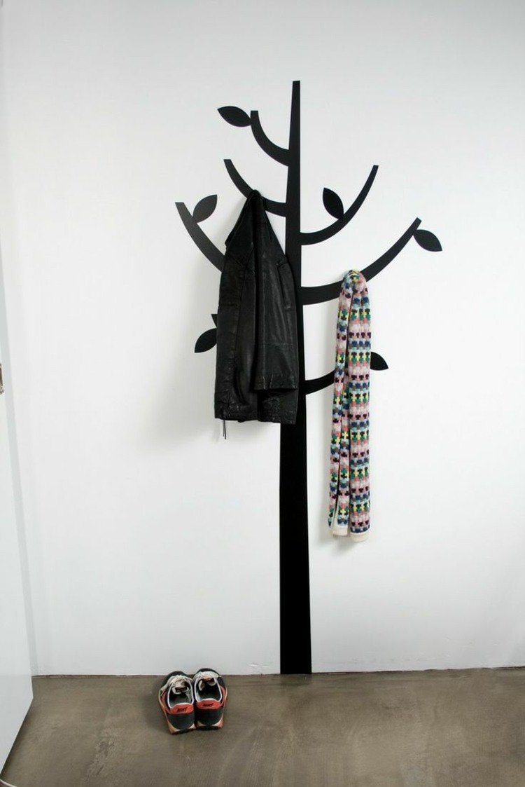 idéer för garderob trädmotiv svart blad halsdukjacka