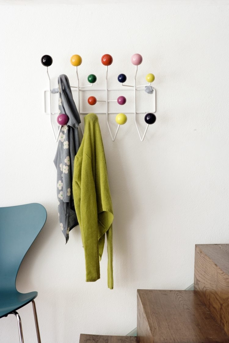 idéer för garderob färgglada bollar idé metalltråd retro