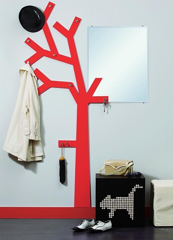 idéer-garderob-hall-rött-träd-bygg-själv