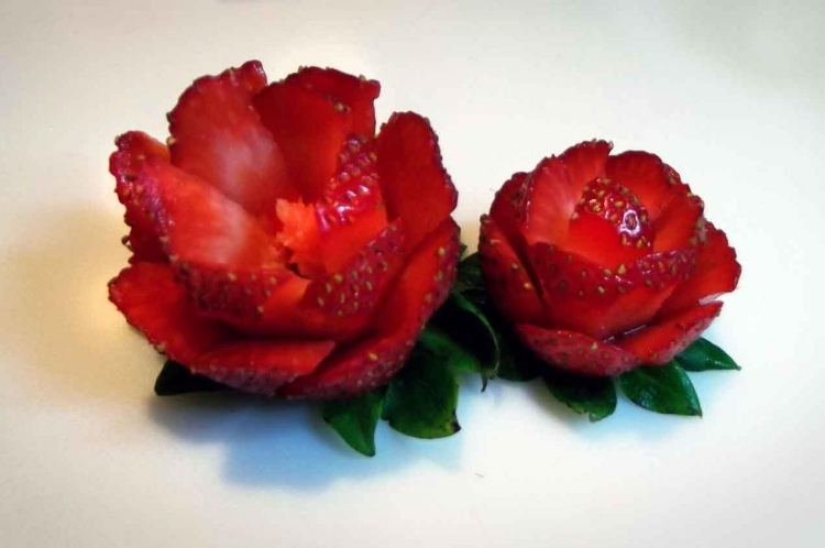 Garnera och dekorera -frukt-jordgubbe-ros-blomma-tårta-desserter-dekoration