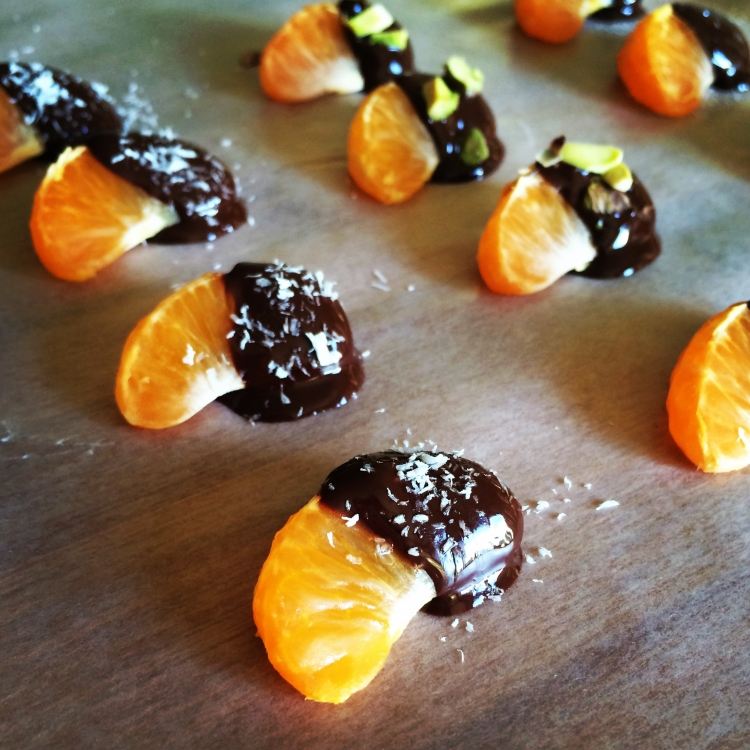 Garnera-dekorera-mat-frukt-choklad-mandarin-kokos