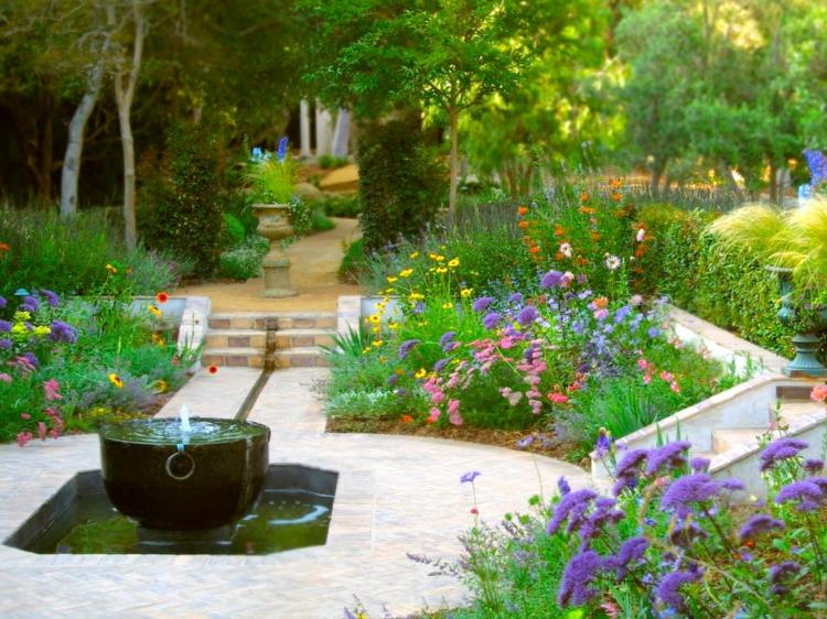 trädgård fontän design-romantisk-blomster-sängar-trappor