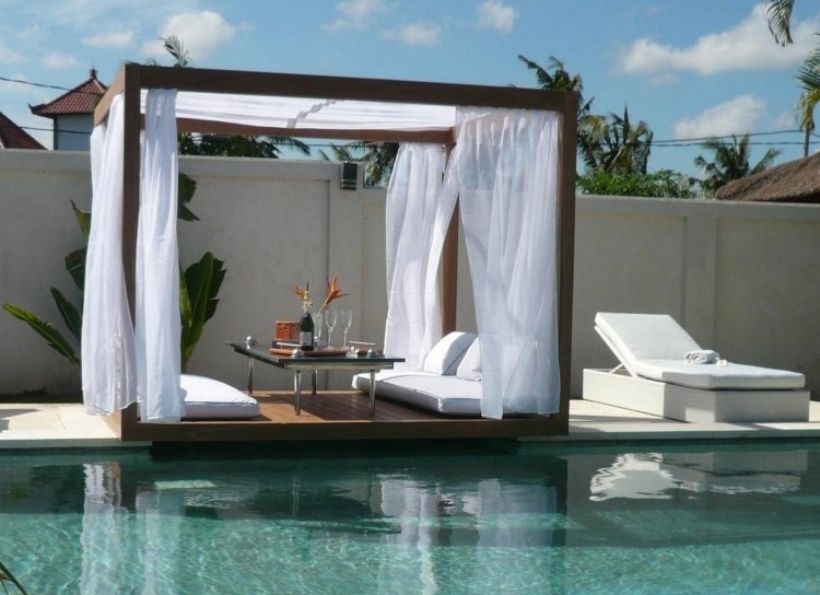 trädgård-lounge-möbler-ström-design-fritids-område-pool-vit-tält